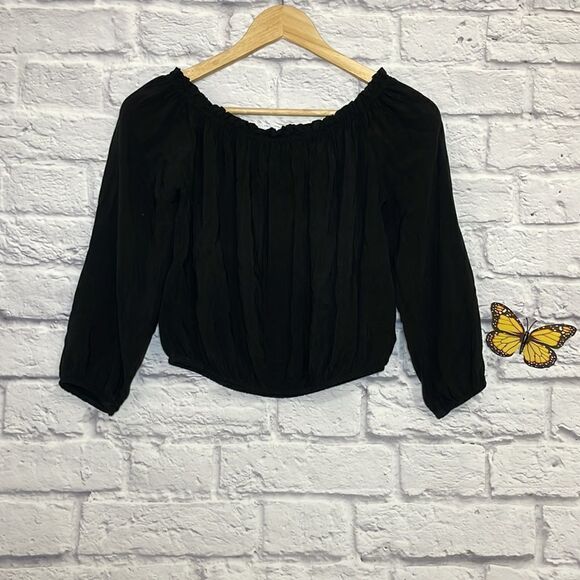 Brandy Melville Peasant Style Crop Top Made in Italy Size Unknown. - Picture 1 of 9
